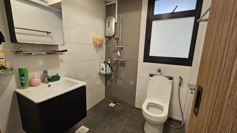 457B Sengkang West Road, 457B Sengkang West Road, Seletar / Yio Chu Kang, 1 Bedroom, 409 sqft, HDB Flat For Sale, by Sean Li-wen Cheong, 500250503 - Bathroom - PropertyGuru.com.sg