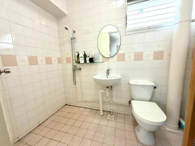 657 Jalan Tenaga, 657 Jalan Tenaga, Eunos / Geylang / Paya Lebar, 3 Bedrooms, 1,141 sqft, HDB Flat For Sale, by Ashley Thio, 500250509 - Bathroom - PropertyGuru.com.sg