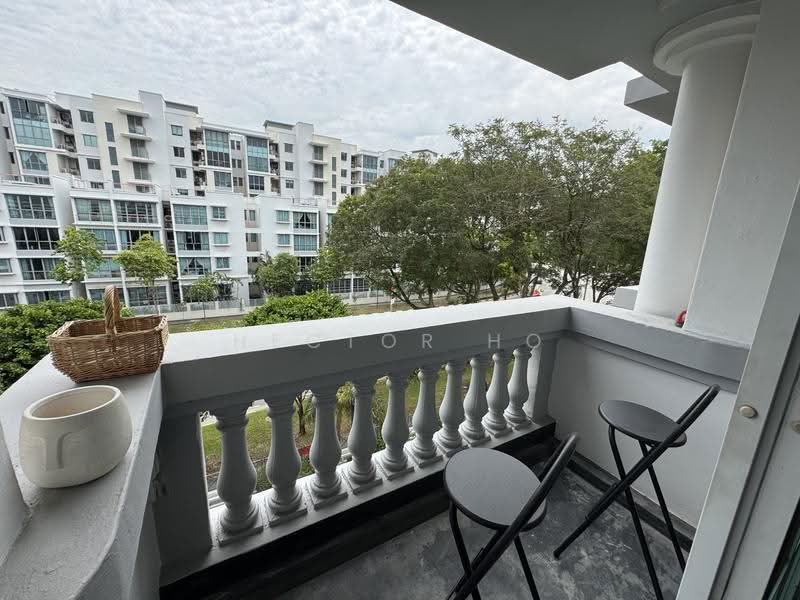 Versailles, 133 Hemmant Road, East Coast / Marine Parade, 1 Bedroom, 732 sqft, Condominium For Sale, by Hector Ho, 500250510 - Balcony - PropertyGuru.com.sg