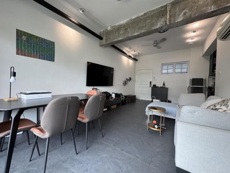 Versailles, 133 Hemmant Road, East Coast / Marine Parade, 1 Bedroom, 732 sqft, Condominium For Sale, by Hector Ho, 500250510 - Living Room - PropertyGuru.com.sg