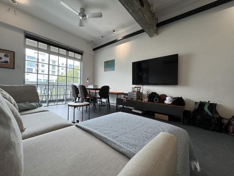 Versailles, 133 Hemmant Road, East Coast / Marine Parade, 1 Bedroom, 732 sqft, Condominium For Sale, by Hector Ho, 500250510 - Living Room - PropertyGuru.com.sg