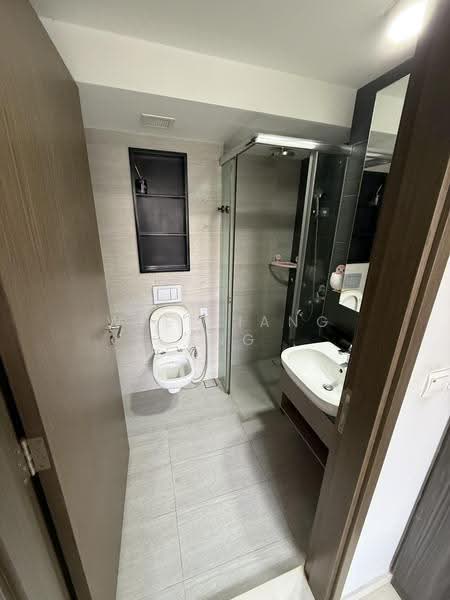 Liv on Wilkie, Wilkie Terrace, Orchard / River Valley, Room Rental, 400 sqft, Apartment For Rent, by Wee Siang Ang, 500250512 - Bathroom - PropertyGuru.com.sg