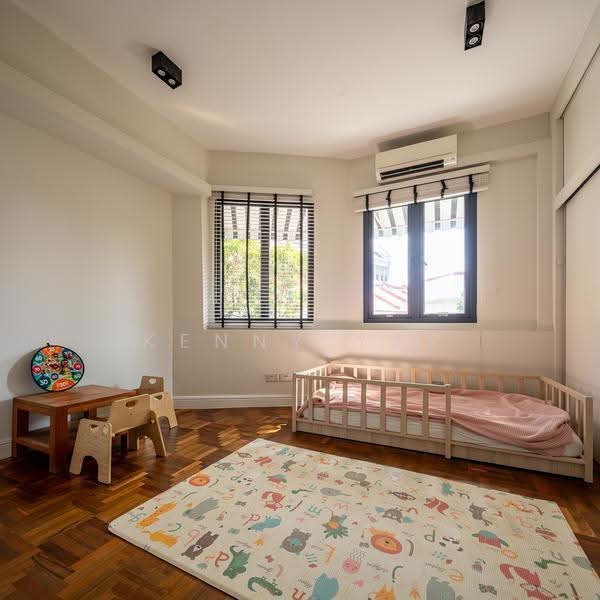 Joo Chiat Place Walk-Up Apartment, Joo Chiat Place, East Coast / Marine Parade, 2 Bedrooms, 1,442 sqft, Walk-up Apartment For Rent, by Kenny Yap, 500250515 - Bedroom - PropertyGuru.com.sg