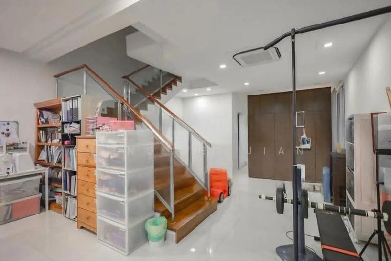 Breathtaking 3.5-Storey Seaside Detached with Lift and Basement, Wak Hassan Drive/Wak Hassan/Sembawang Park/Sembawang/Yishun, Sembawang / Yishun, 8 Bedrooms, 8,442 sqft, Bungalow House For Sale, by Yeong Wei Jian, 500250517 - PropertyGuru.com.sg