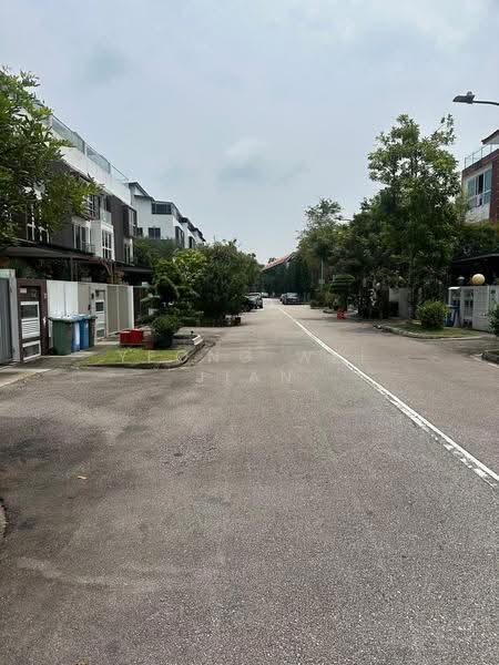 Breathtaking 3.5-Storey Seaside Detached with Lift and Basement, Wak Hassan Drive/Wak Hassan/Sembawang Park/Sembawang/Yishun, Sembawang / Yishun, 8 Bedrooms, 8,442 sqft, Bungalow House For Sale, by Yeong Wei Jian, 500250517 - PropertyGuru.com.sg