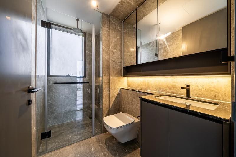 The Landmark, 173 Chin Swee Road, Alexandra / Commonwealth, 3 Bedrooms, 1,141 sqft, Condominium For Sale, by Eunice Lam, 500250527 - Bathroom - PropertyGuru.com.sg
