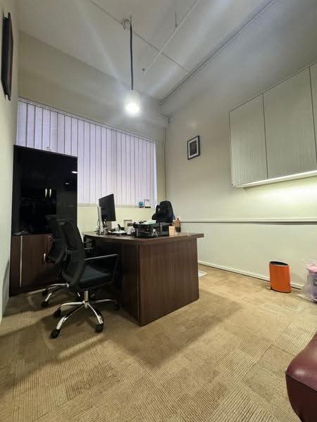 One Pemimpin, 1 Pemimpin Drive, Ang Mo Kio / Bishan / Thomson, 1,012 sqft, Light Industrial (B1) For Sale, by Julia Lee, 500250528 - Study - CommercialGuru.com.sg