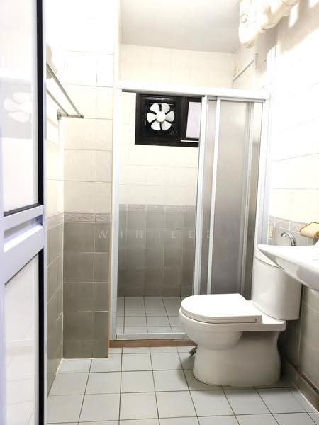 359C Admiralty Drive, 359C Admiralty Drive, Sembawang / Yishun, 4 Bedrooms, 1,195 sqft, HDB Flat For Sale, by Win Lee, 500250533 - Bathroom - PropertyGuru.com.sg