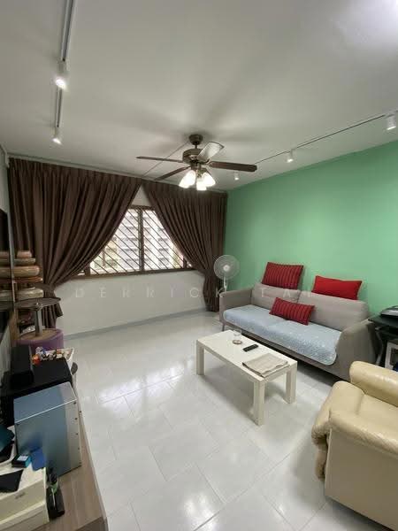 366 Yishun Ring Road, 366 Yishun Ring Road, Sembawang / Yishun, 3 Bedrooms, 1,313 sqft, HDB Flat For Sale, by Derrick Tai, 500250538 - Living Room - PropertyGuru.com.sg