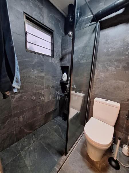 145 Rivervale Drive, 145 Rivervale Drive, Hougang / Punggol / Sengkang, 3 Bedrooms, 1,249 sqft, HDB Flat For Sale, by K Naga Gowthami(Naga), 500250551 - Bathroom - PropertyGuru.com.sg