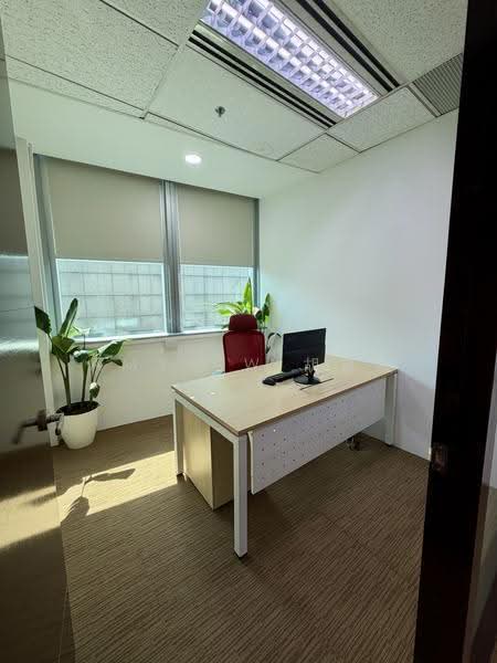 RAFFLES PLACE | Fitted Office | Good Natural Light | In Good Conditions |, Raffles Place MRT, Boat Quay / Raffles Place / Marina, 1,292 sqft, Office For Rent, by Amy Aw 胡嘉薇, 500250555 - CommercialGuru.com.sg