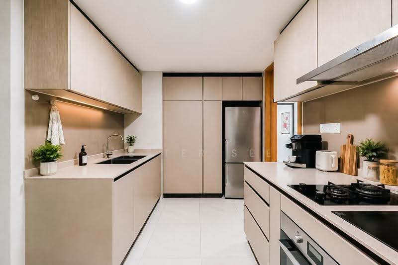 Penrose, 28 Sims Drive, Eunos / Geylang / Paya Lebar, 3 Bedrooms, 1,055 sqft, Condominium For Sale, by Lester See, 500250556 - Kitchen - PropertyGuru.com.sg