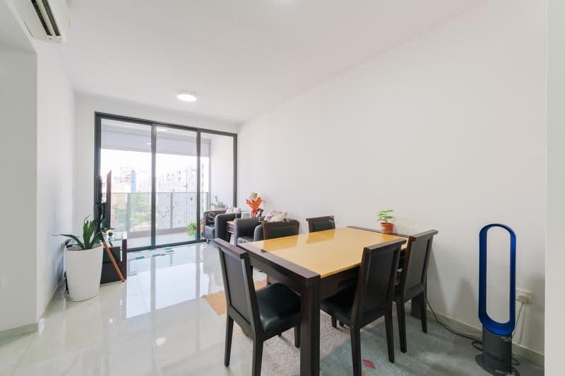 Penrose, 28 Sims Drive, Eunos / Geylang / Paya Lebar, 3 Bedrooms, 1,055 sqft, Condominium For Sale, by Lester See, 500250556 - Dining Room - PropertyGuru.com.sg