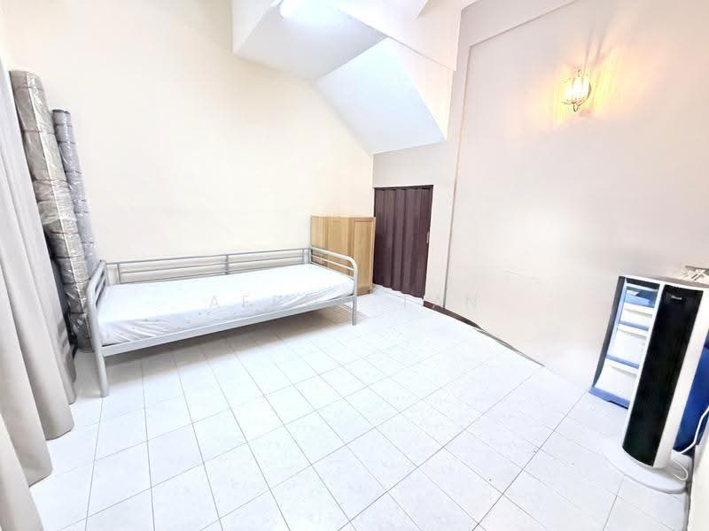 Hillview Estate, Jalan Gumilang, Dairy Farm / Bukit Panjang / Choa Chu Kang, 4 Bedrooms, 2,300 sqft, Terraced House For Rent, by Aeron Tan, 500250561 - PropertyGuru.com.sg