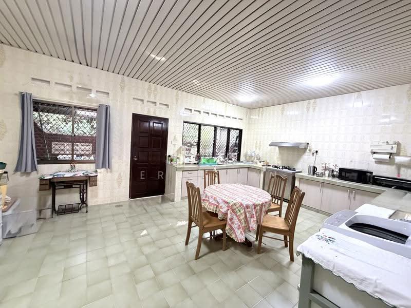 Hillview Estate, Jalan Gumilang, Dairy Farm / Bukit Panjang / Choa Chu Kang, 4 Bedrooms, 2,300 sqft, Terraced House For Rent, by Aeron Tan, 500250561 - PropertyGuru.com.sg