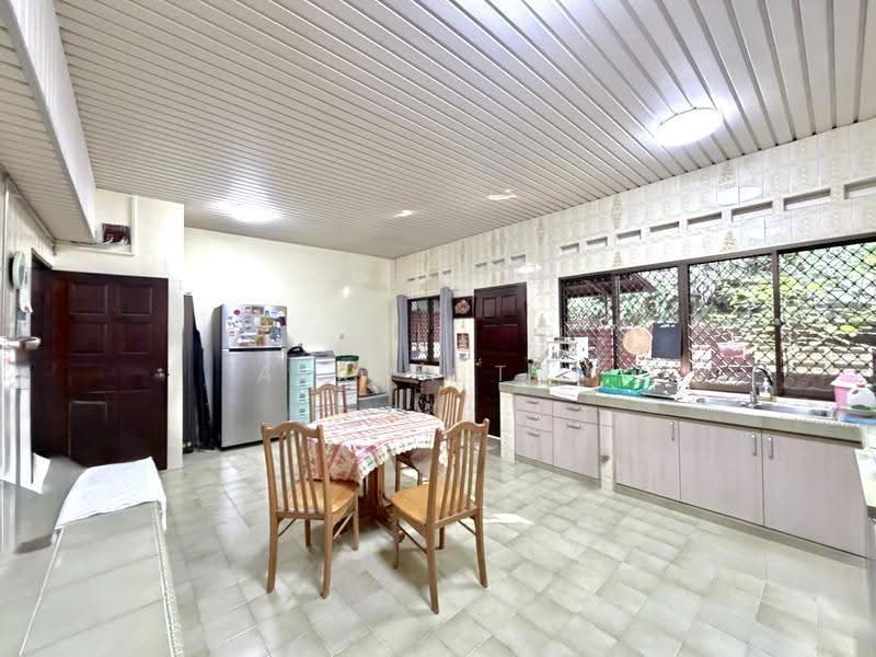 Hillview Estate, Jalan Gumilang, Dairy Farm / Bukit Panjang / Choa Chu Kang, 4 Bedrooms, 2,300 sqft, Terraced House For Rent, by Aeron Tan, 500250561 - PropertyGuru.com.sg