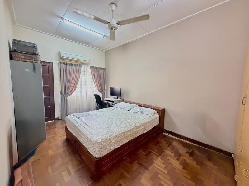 Hillview Estate, Jalan Gumilang, Dairy Farm / Bukit Panjang / Choa Chu Kang, 4 Bedrooms, 2,300 sqft, Terraced House For Rent, by Aeron Tan, 500250561 - PropertyGuru.com.sg