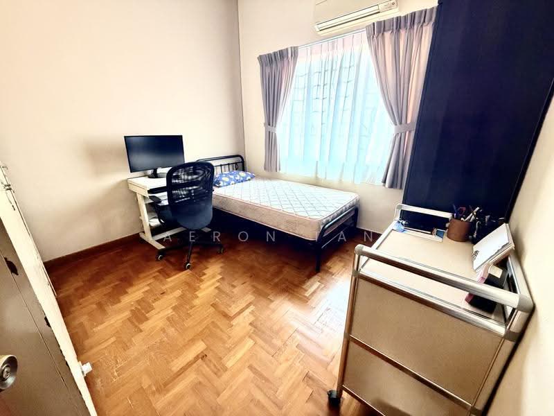 Hillview Estate, Jalan Gumilang, Dairy Farm / Bukit Panjang / Choa Chu Kang, 4 Bedrooms, 2,300 sqft, Terraced House For Rent, by Aeron Tan, 500250561 - Bedroom - PropertyGuru.com.sg