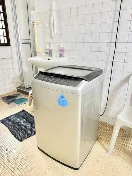 616 Bedok Reservoir Road, 616 Bedok Reservoir Road, Bedok / Upper East Coast, Room Rental, 200 sqft, HDB Flat For Rent, by Ashley Thio, 500250568 - Bathroom - PropertyGuru.com.sg