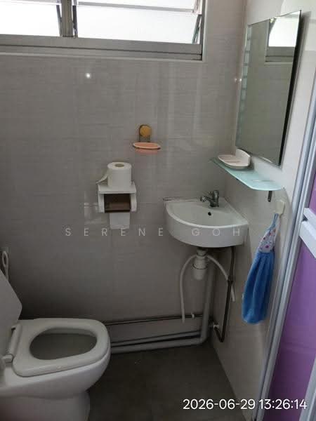 111 Woodlands Street 13, 111 Woodlands Street 13, Admiralty / Woodlands, 2 Bedrooms, 1,539 sqft, HDB Flat For Rent, by Serene Goh, 500250574 - Bathroom - PropertyGuru.com.sg