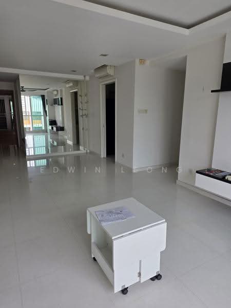 The Esparis, 7 Pasir Ris Drive 4, Pasir Ris / Tampines, Room Rental, 123 sqft, Condominium For Rent, by Edwin Leong, 500250577 - Living Room - PropertyGuru.com.sg