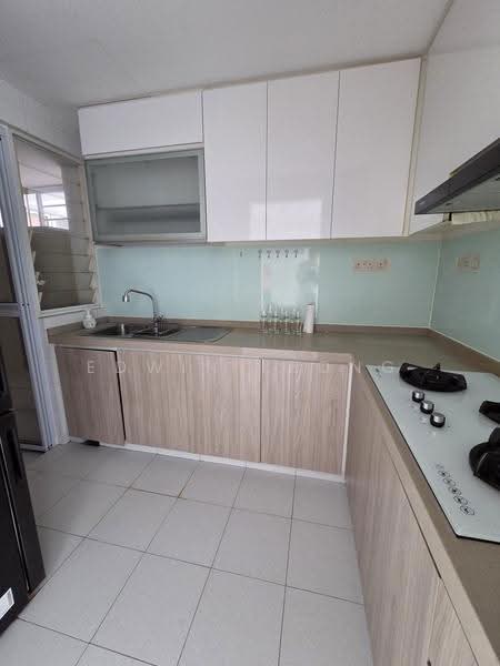 The Esparis, 7 Pasir Ris Drive 4, Pasir Ris / Tampines, Room Rental, 123 sqft, Condominium For Rent, by Edwin Leong, 500250577 - Kitchen - PropertyGuru.com.sg