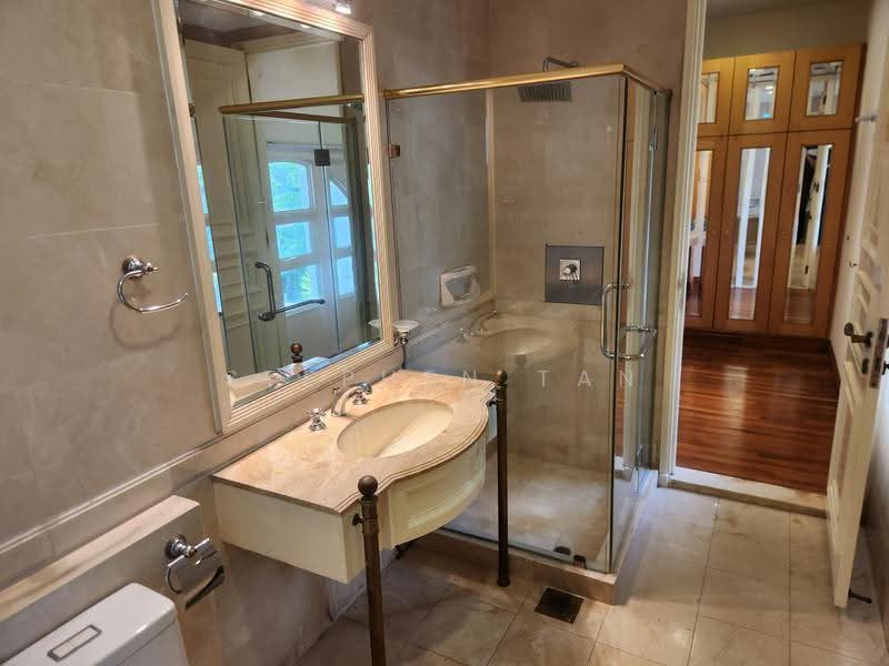 Holland Grove, Holland Grove View, Tanglin / Holland / Bukit Timah, 4 Bedrooms, 3,500 sqft, Semi-Detached House For Rent, by Stephen Tan, 500250606 - Bathroom - PropertyGuru.com.sg
