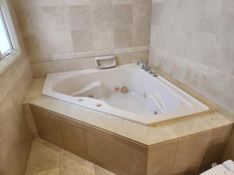 Holland Grove, Holland Grove View, Tanglin / Holland / Bukit Timah, 4 Bedrooms, 3,500 sqft, Semi-Detached House For Rent, by Stephen Tan, 500250606 - Bathroom - PropertyGuru.com.sg