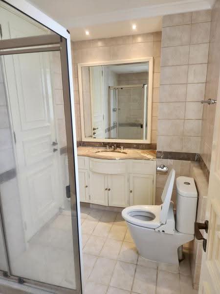 Holland Grove, Holland Grove View, Tanglin / Holland / Bukit Timah, 4 Bedrooms, 3,500 sqft, Semi-Detached House For Rent, by Stephen Tan, 500250606 - Bathroom - PropertyGuru.com.sg