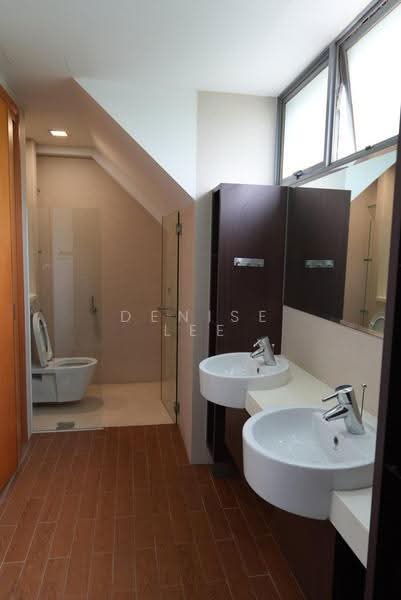 Hillcrest Villa, 1U Hillcrest Road, Newton / Novena, 5 Bedrooms, 3,100 sqft, Cluster House For Rent, by Denise Lee, 500250617 - Bathroom - PropertyGuru.com.sg