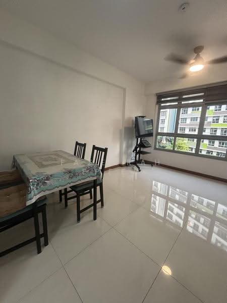 613A Tampines North Drive 1, 613A Tampines North Drive 1, Pasir Ris / Tampines, 2 Bedrooms, 742 sqft, HDB Flat For Rent, by Fazeerah Epeer, 500250622 - Living Room - PropertyGuru.com.sg