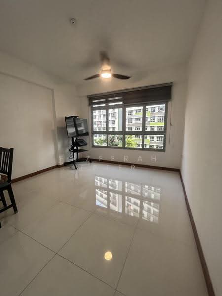 613A Tampines North Drive 1, 613A Tampines North Drive 1, Pasir Ris / Tampines, 2 Bedrooms, 742 sqft, HDB Flat For Rent, by Fazeerah Epeer, 500250622 - Living Room - PropertyGuru.com.sg