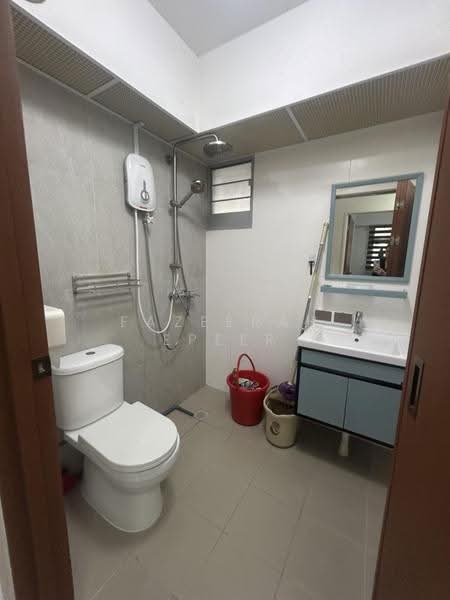 613A Tampines North Drive 1, 613A Tampines North Drive 1, Pasir Ris / Tampines, 2 Bedrooms, 742 sqft, HDB Flat For Rent, by Fazeerah Epeer, 500250622 - Bathroom - PropertyGuru.com.sg
