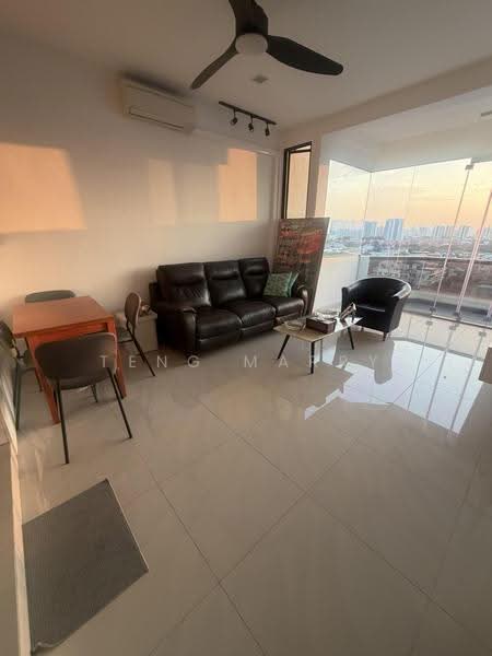 Eastern Lagoon II, 200 Upper East Coast Road, East Coast / Marine Parade, 1 Bedroom, 753 sqft, Condominium For Rent, by Teng Marry, 500250632 - Living Room - PropertyGuru.com.sg
