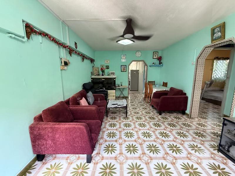605 Ang Mo Kio Avenue 5, 605 Ang Mo Kio Avenue 5, Ang Mo Kio / Bishan / Thomson, 3 Bedrooms, 979 sqft, HDB Flat For Sale, by Srini PN, 500250680 - Living Room - PropertyGuru.com.sg