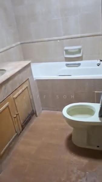 Kentish Green, 20 Oxford Road, Farrer Park / Serangoon Rd, Room Rental, 160 sqft, Apartment For Rent, by Jeff Soh, 500250682 - Bathroom - PropertyGuru.com.sg