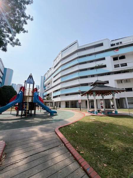 207 Jurong East Street 21, 207 Jurong East Street 21, Boon Lay / Jurong / Tuas, 2 Bedrooms, 721 sqft, HDB Flat For Sale, by Joe Lee, 500250686 - Exterior - PropertyGuru.com.sg