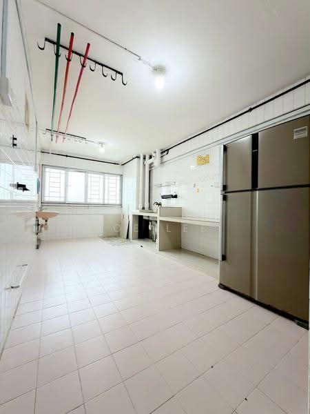 207 Jurong East Street 21, 207 Jurong East Street 21, Boon Lay / Jurong / Tuas, 2 Bedrooms, 721 sqft, HDB Flat For Sale, by Joe Lee, 500250686 - Kitchen - PropertyGuru.com.sg