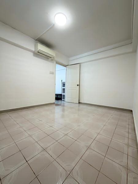 207 Jurong East Street 21, 207 Jurong East Street 21, Boon Lay / Jurong / Tuas, 2 Bedrooms, 721 sqft, HDB Flat For Sale, by Joe Lee, 500250686 - Interior - PropertyGuru.com.sg