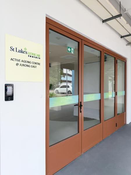 207 Jurong East Street 21, 207 Jurong East Street 21, Boon Lay / Jurong / Tuas, 2 Bedrooms, 721 sqft, HDB Flat For Sale, by Joe Lee, 500250686 - Exterior - PropertyGuru.com.sg