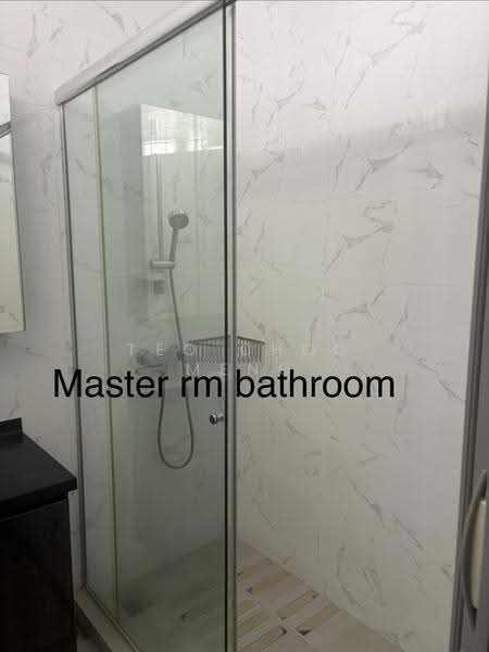 Joo Chiat terrace, Joo Chiat terrace, East Coast / Marine Parade, 4 Bedrooms, 2,300 sqft, Terraced House For Rent, by Teo Choo Meng, 500250694 - Bathroom - PropertyGuru.com.sg