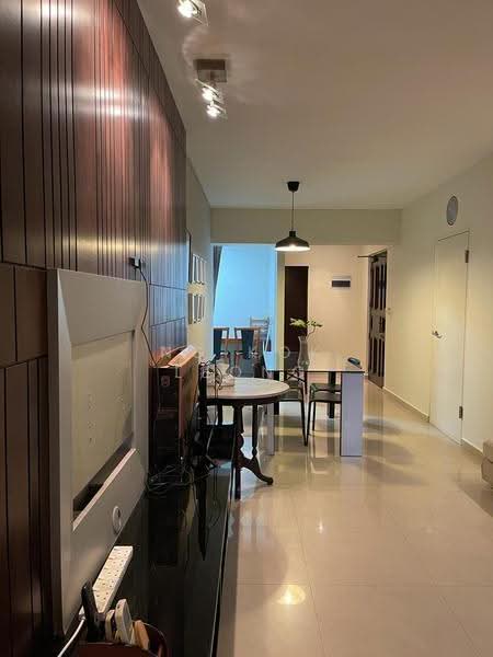 75A Redhill Road, 75A Redhill Road, Alexandra / Commonwealth, 3 Bedrooms, 1,076 sqft, HDB Flat For Rent, by Ng Kok Leong, 500250697 - Living Room - PropertyGuru.com.sg