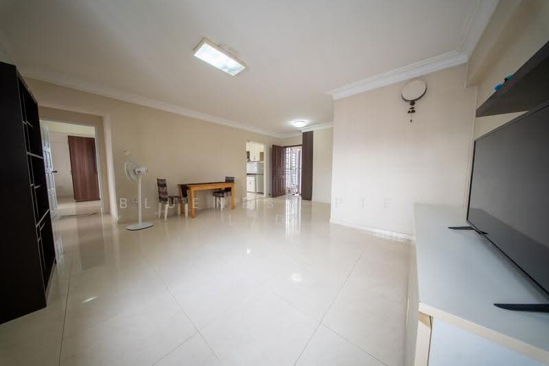 985A Buangkok Crescent, 985A Buangkok Crescent, Hougang / Punggol / Sengkang, 3 Bedrooms, 914 sqft, HDB Flat For Sale, by JOREEN LIM, 500250698 - Living Room - PropertyGuru.com.sg