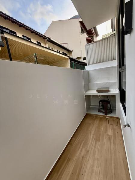 Jalan Novena New Terrace House Ensuite Bedroom, Jalan Novena, Newton / Novena, Room Rental, 200 sqft, Terraced House For Rent, by Jeslyn Lim 林瑞香, 500250707 - Balcony - PropertyGuru.com.sg