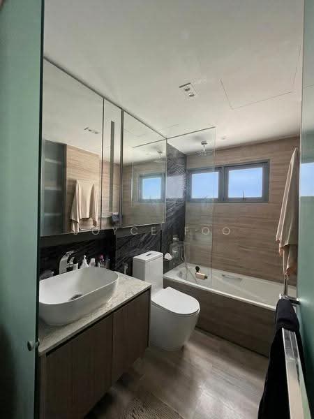 The Shore Residences, 85 Amber Road, East Coast / Marine Parade, 3 Bedrooms, 1,141 sqft, Condominium For Sale, by Joyce Foo, 500250717 - Master bathroom - PropertyGuru.com.sg