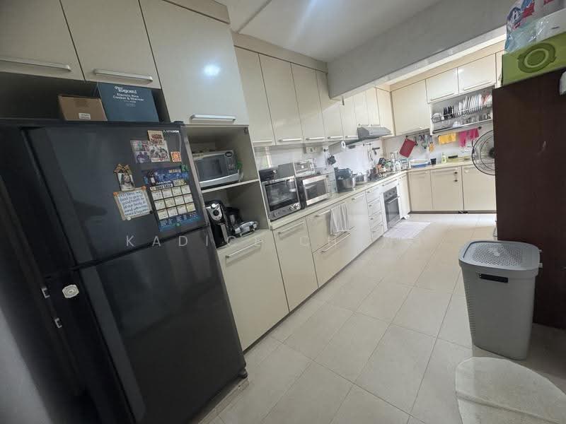 Neptune Court, 1 Marine Vista, East Coast / Marine Parade, 3 Bedrooms, 1,270 sqft, Apartment For Sale, by Kadice Chong, 500250719 - Kitchen - PropertyGuru.com.sg