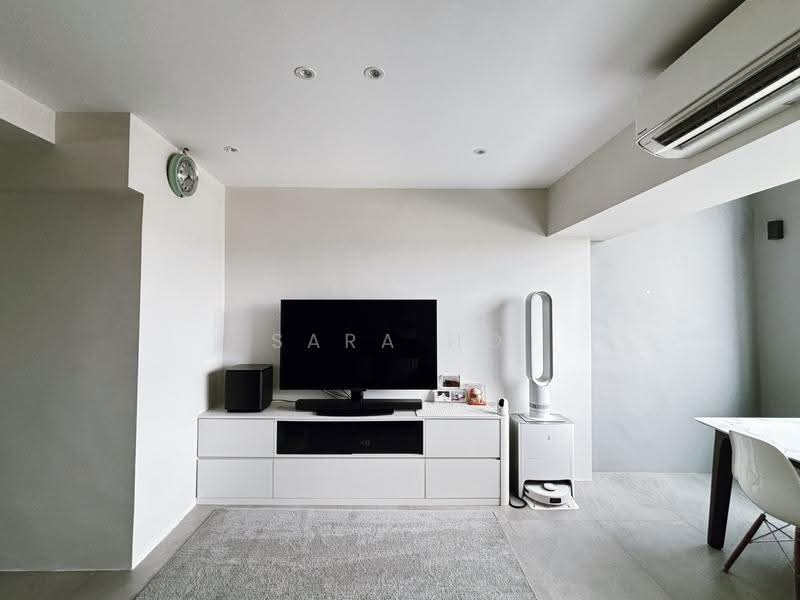301 Shunfu Road, 301 Shunfu Road, Ang Mo Kio / Bishan / Thomson, 3 Bedrooms, 1,593 sqft, HDB Flat For Sale, by Sara Ho, 500250720 - Living Room - PropertyGuru.com.sg