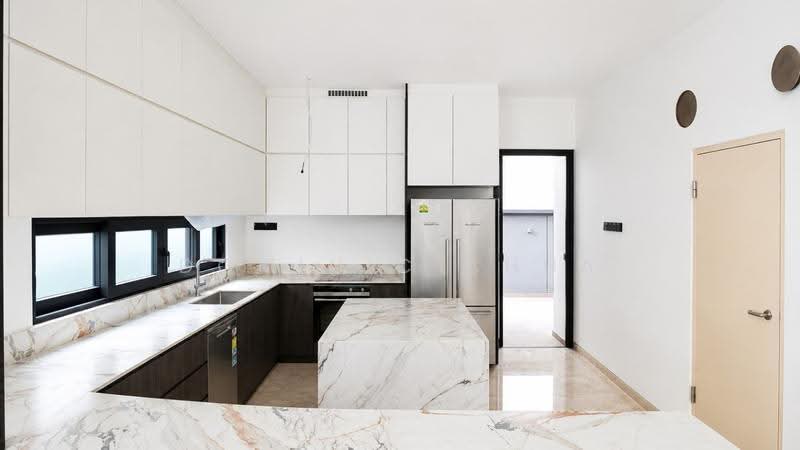 LANDED7772@ Brand New crn Terrace Nex, Hillside drive, kovan, nex, Hougang / Punggol / Sengkang, 5 Bedrooms, 5,465 sqft, Corner Terrace For Sale, by Dominic Chua, 500250727 - Kitchen - PropertyGuru.com.sg