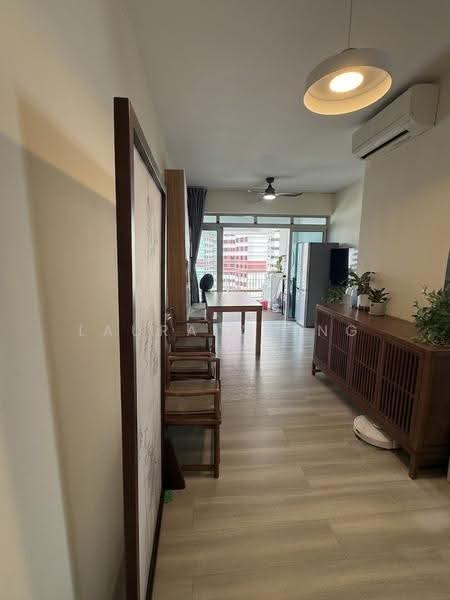 The Metropolitan Condominium, 6 Alexandra View, Alexandra / Commonwealth, 2 Bedrooms, 840 sqft, Condominium For Rent, by Laura Zheng, 500250737 - Living Room - PropertyGuru.com.sg
