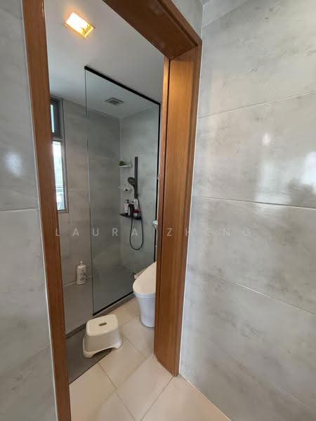 The Metropolitan Condominium, 6 Alexandra View, Alexandra / Commonwealth, 2 Bedrooms, 840 sqft, Condominium For Rent, by Laura Zheng, 500250737 - Bathroom - PropertyGuru.com.sg